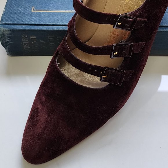 Salvatore Ferragamo Vintage Suede Pumps - Picture 11 of 15